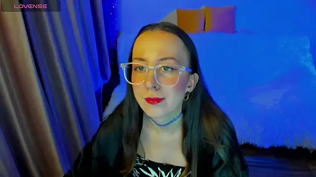 Snapshot of CurlySteph chatting on 02.04.26 CurlySteph online show from 02.04.26