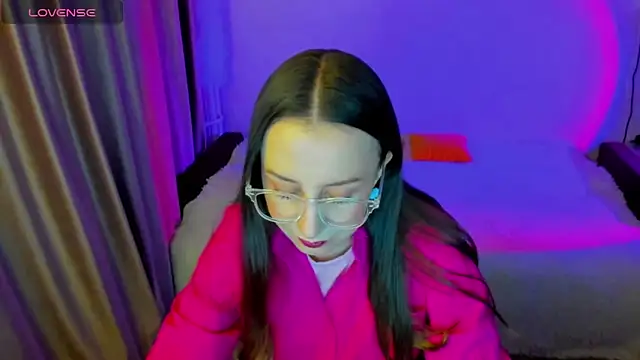 Snapshot of CurlySteph chatting on 02.14.26 CurlySteph online show from 02.14.26