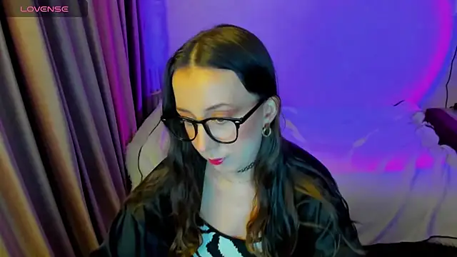 Snapshot of CurlySteph chatting on 03.01.26 CurlySteph online show from 03.01.26