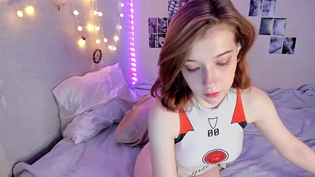 YunaPeace online show from 10.24.25