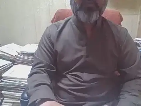 Snapshot of hairymaster95 chatting on 11.14.25 hairymaster95 online show from 11.14.25