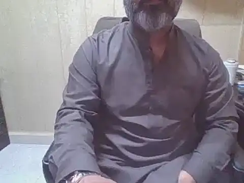 Snapshot of hairymaster95 chatting on 11.22.25 hairymaster95 online show from 11.22.25