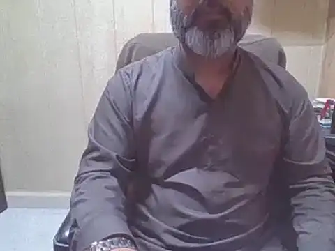 Snapshot of hairymaster95 chatting on 11.25.25 hairymaster95 online show from 11.25.25