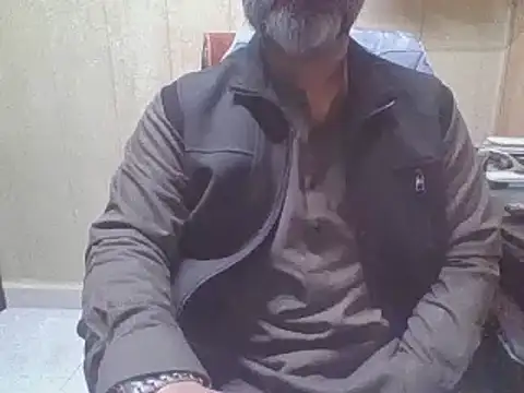 Snapshot of hairymaster95 chatting on 12.16.25 hairymaster95 online show from 12.16.25