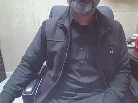 Snapshot of hairymaster95 chatting on 01.10.26 hairymaster95 online show from 01.10.26