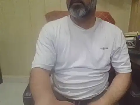 Snapshot of hairymaster95 chatting on 05.24.26 hairymaster95 online show from 05.24.26