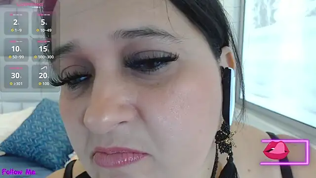 Kerly Doll online show from 11.30.25