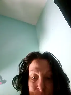 Laserkitten online show from 10.04.25