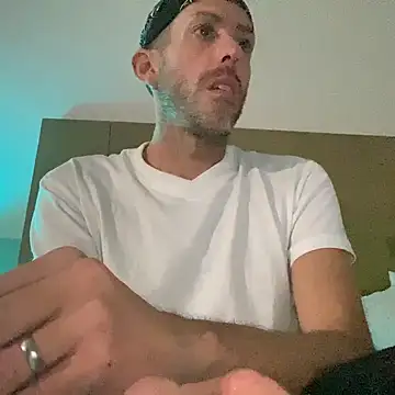 Snapshot of smokenstrokex chatting on 02.01.25 smokenstrokex online show from 02.01.25