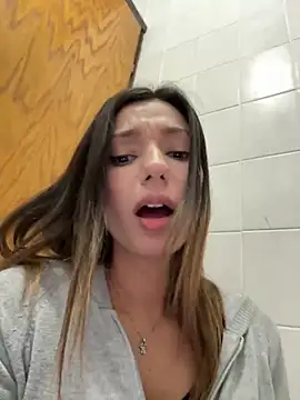 Snapshot of _MiaQueen_ chatting on 12.08.24  MiaQueen  online show from 12.08.24