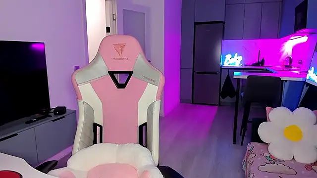 Snapshot of wow_lovie chatting on 02.11.26 wow lovie online show from 02.11.26