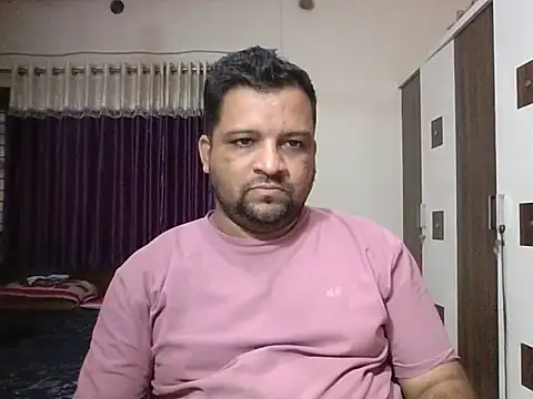 Snapshot of dhruv_love chatting on 04.18.26 dhruv love online show from 04.18.26