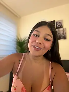 Alyshanon18 online show from 10.20.25