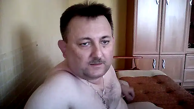 Snapshot of Novy73 chatting on 10.19.25 Novy73 online show from 10.19.25