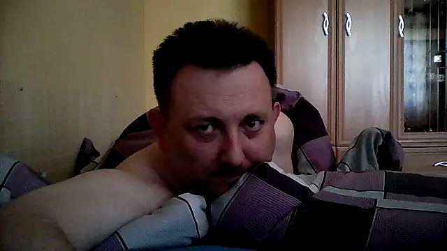 Snapshot of Novy73 chatting on 04.28.26 Novy73 online show from 04.28.26