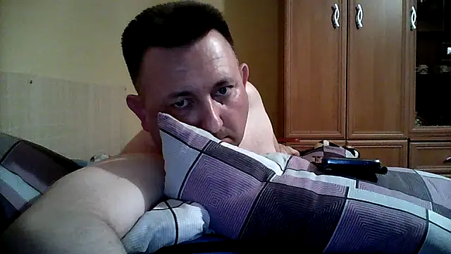Snapshot of Novy73 chatting on 04.28.26 Novy73 online show from 04.28.26