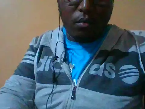 Snapshot of honeyswit chatting on 10.24.25 honeyswit online show from 10.24.25