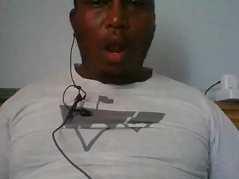 Snapshot of honeyswit chatting on 10.26.25 honeyswit online show from 10.26.25