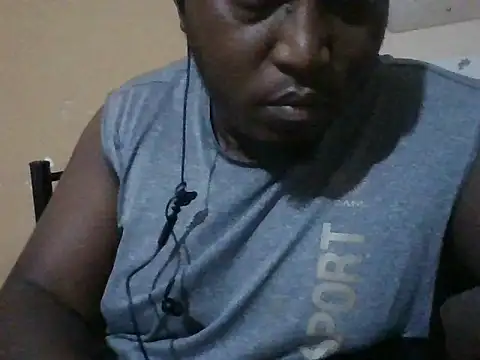 Snapshot of honeyswit chatting on 11.23.25 honeyswit online show from 11.23.25