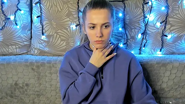 MaggieCake online show from 01.12.25