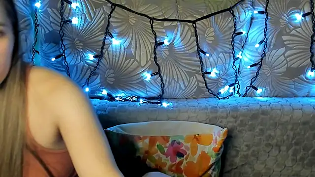 MaggieCake online show from 02.15.25