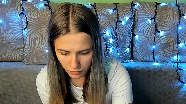 MaggieCake online show from 10.18.25