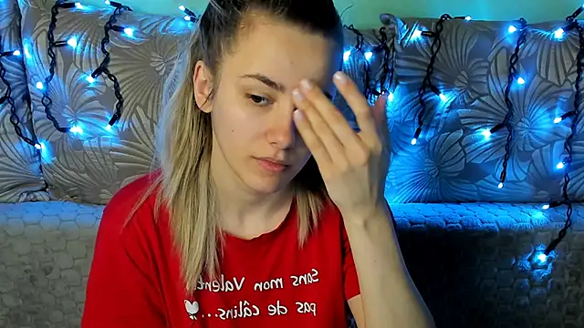 Snapshot of MaggieCake chatting on 01.18.26 MaggieCake online show from 01.18.26