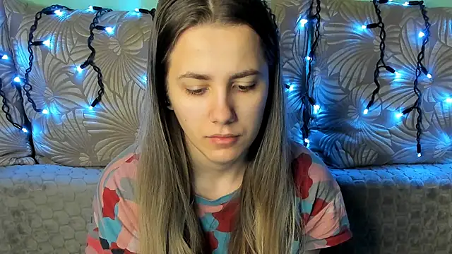 Snapshot of MaggieCake chatting on 02.04.26 MaggieCake online show from 02.04.26