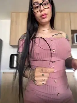 LaraHenao online show from 01.12.25