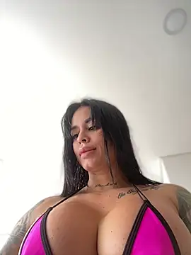 LaraHenao online show from 02.04.26