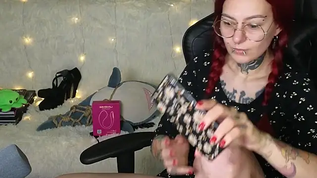 Ginger Stay online show from 10.29.25