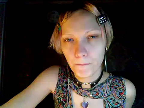 Snapshot of WildMissNiks chatting on 12.15.24 WildMissNiks online show from 12.15.24