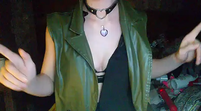 Snapshot of WildMissNiks chatting on 12.17.24 WildMissNiks online show from 12.17.24