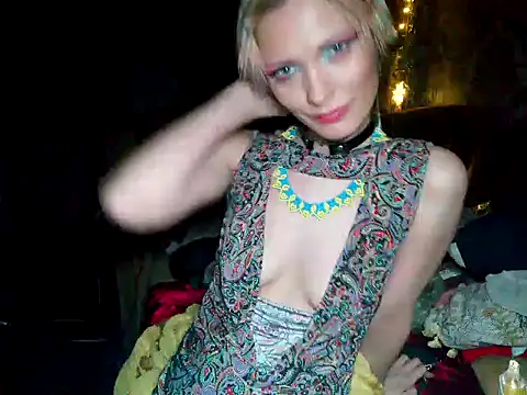 Snapshot of WildMissNiks chatting on 12.23.24 WildMissNiks online show from 12.23.24