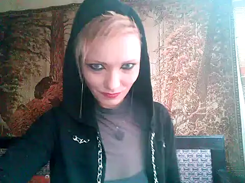 Snapshot of WildMissNiks chatting on 01.23.25 WildMissNiks online show from 01.23.25