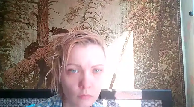 Snapshot of WildMissNiks chatting on 03.08.25 WildMissNiks online show from 03.08.25