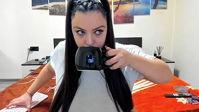 adelline online show from 01.08.25