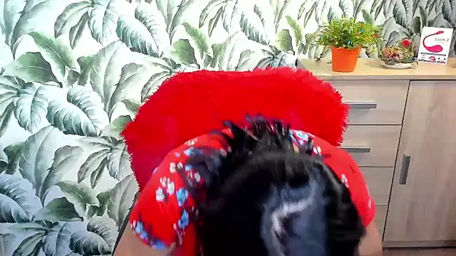 Snapshot of Ellennaughty chatting on 12.31.24 Ellennaughty online show from 12.31.24