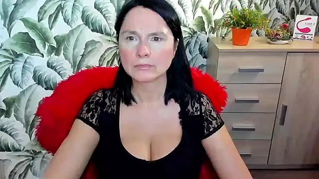 Snapshot of Ellennaughty chatting on 01.02.25 Ellennaughty online show from 01.02.25