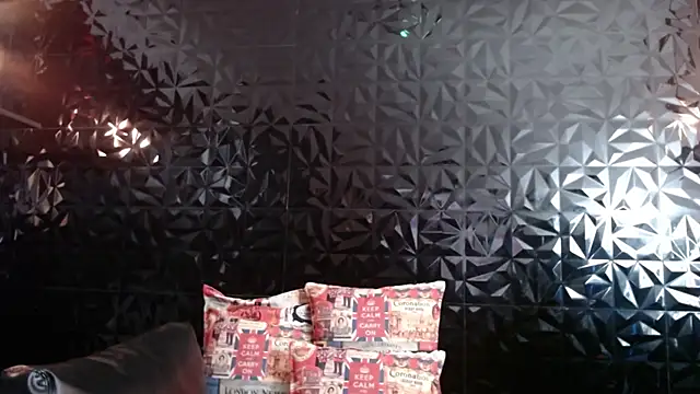 PINK  LOLA1 online show from 12.22.24