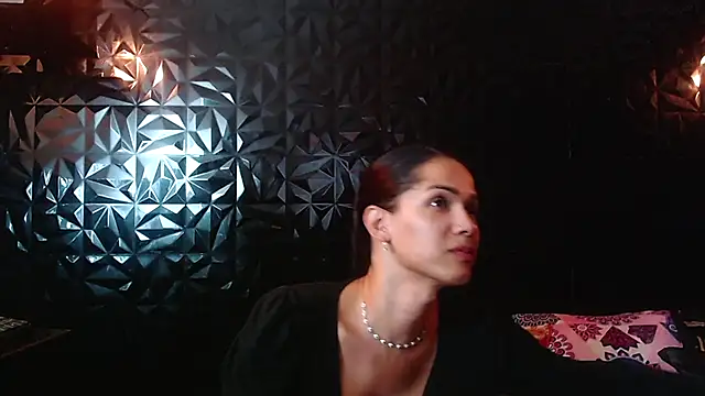 PINK  LOLA1 online show from 10.27.25