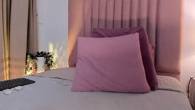 Snapshot of Christy_Sea chatting on 02.12.25 Christy Sea online show from 02.12.25