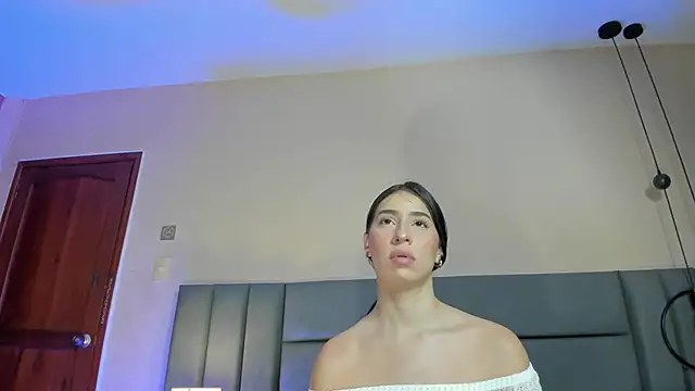 Snapshot of Christy_Sea chatting on 10.10.25 Christy Sea online show from 10.10.25