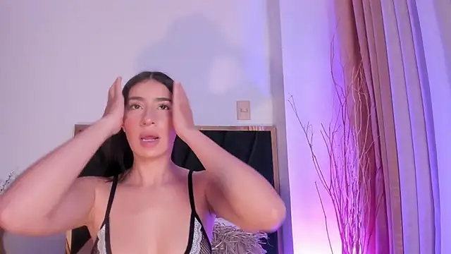 Snapshot of Christy_Sea chatting on 10.11.25 Christy Sea online show from 10.11.25