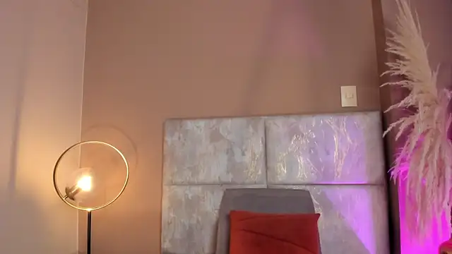 Snapshot of Christy_Sea chatting on 11.12.25 Christy Sea online show from 11.12.25