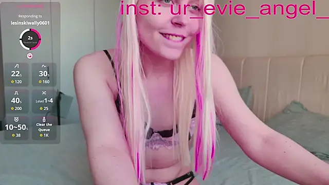 Evelyn rabbit online show from 03.30.26