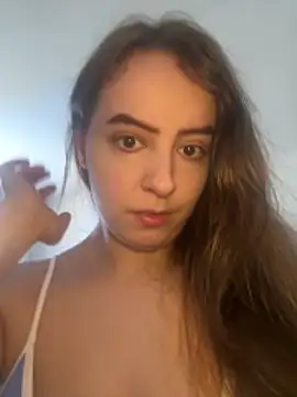 Snapshot of eleonoree chatting on 06.19.26 eleonoree online show from 06.19.26