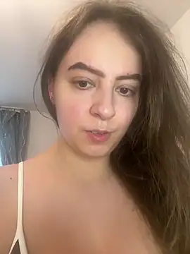 Snapshot of eleonoree chatting on 06.24.26 eleonoree online show from 06.24.26