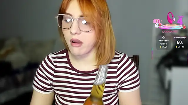 Snapshot of KindKristy chatting on 02.18.26 KindKristy online show from 02.18.26