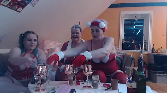 Snapshot of kathrin193 chatting on 11.29.25 kathrin193 online show from 11.29.25